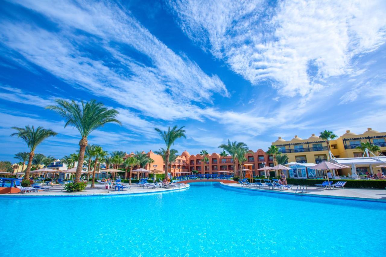Titanic Beach - Families And Couples Only Hurghada Exterior foto A resort in Sharm El Sheikh