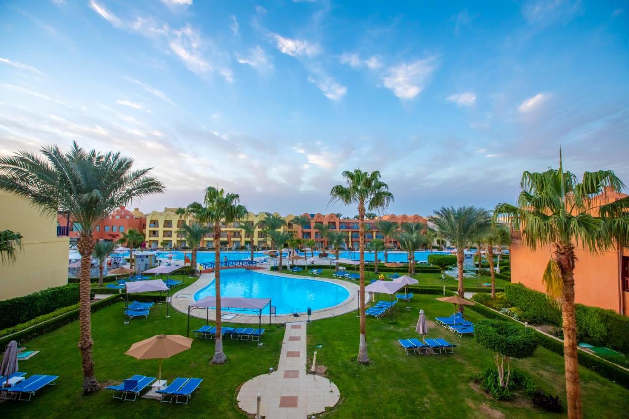 Titanic Beach - Families And Couples Only Hurghada Exterior foto El Alamein