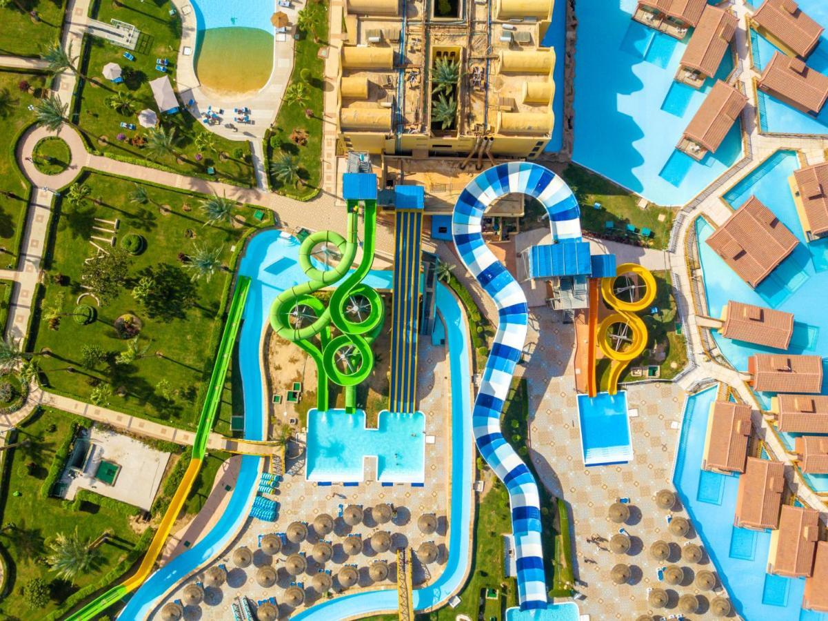 Titanic Beach - Families And Couples Only Hurghada Exterior foto Aerial view of the park
