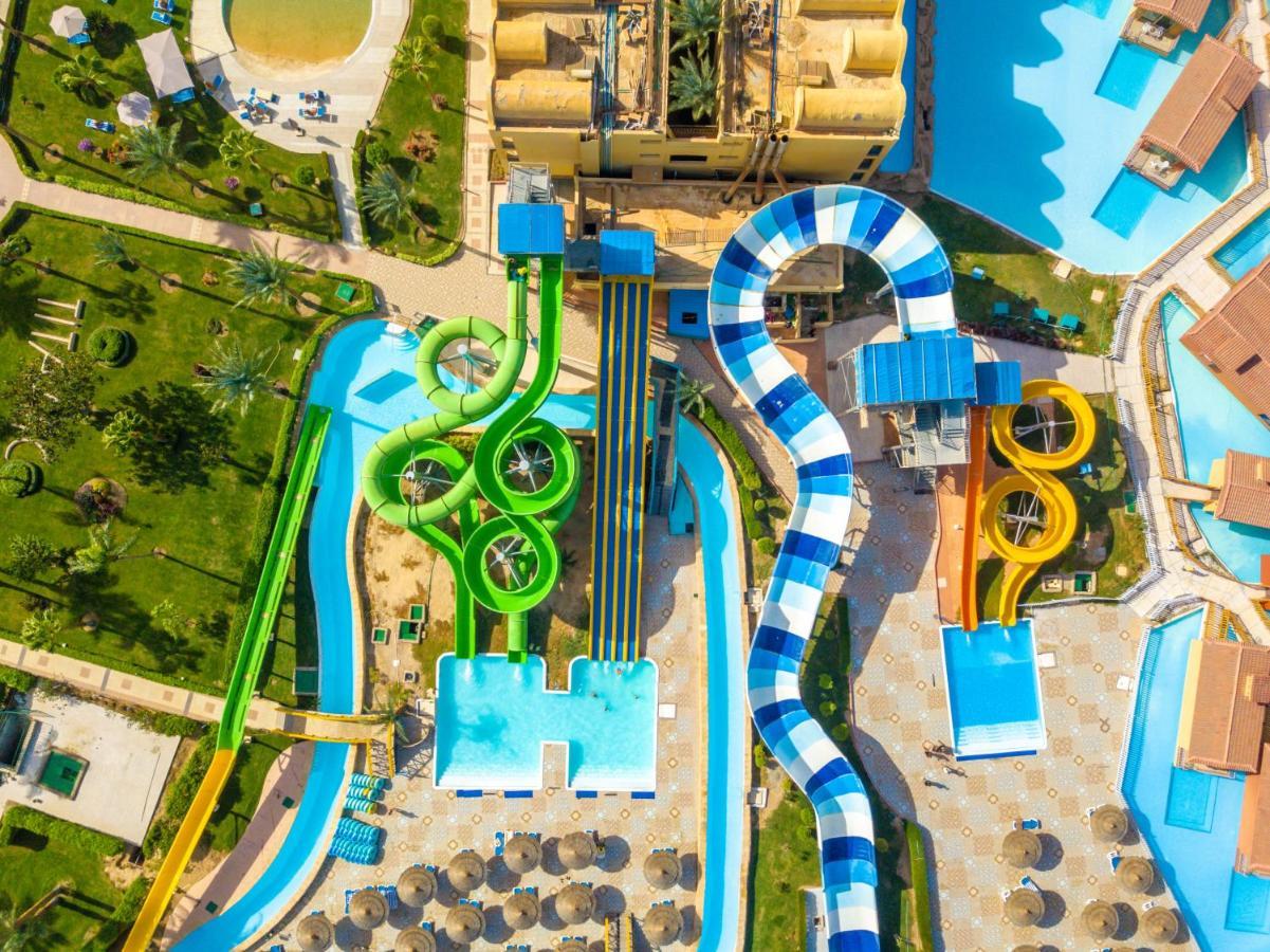 Titanic Beach - Families And Couples Only Hurghada Exterior foto Aerial view of the park