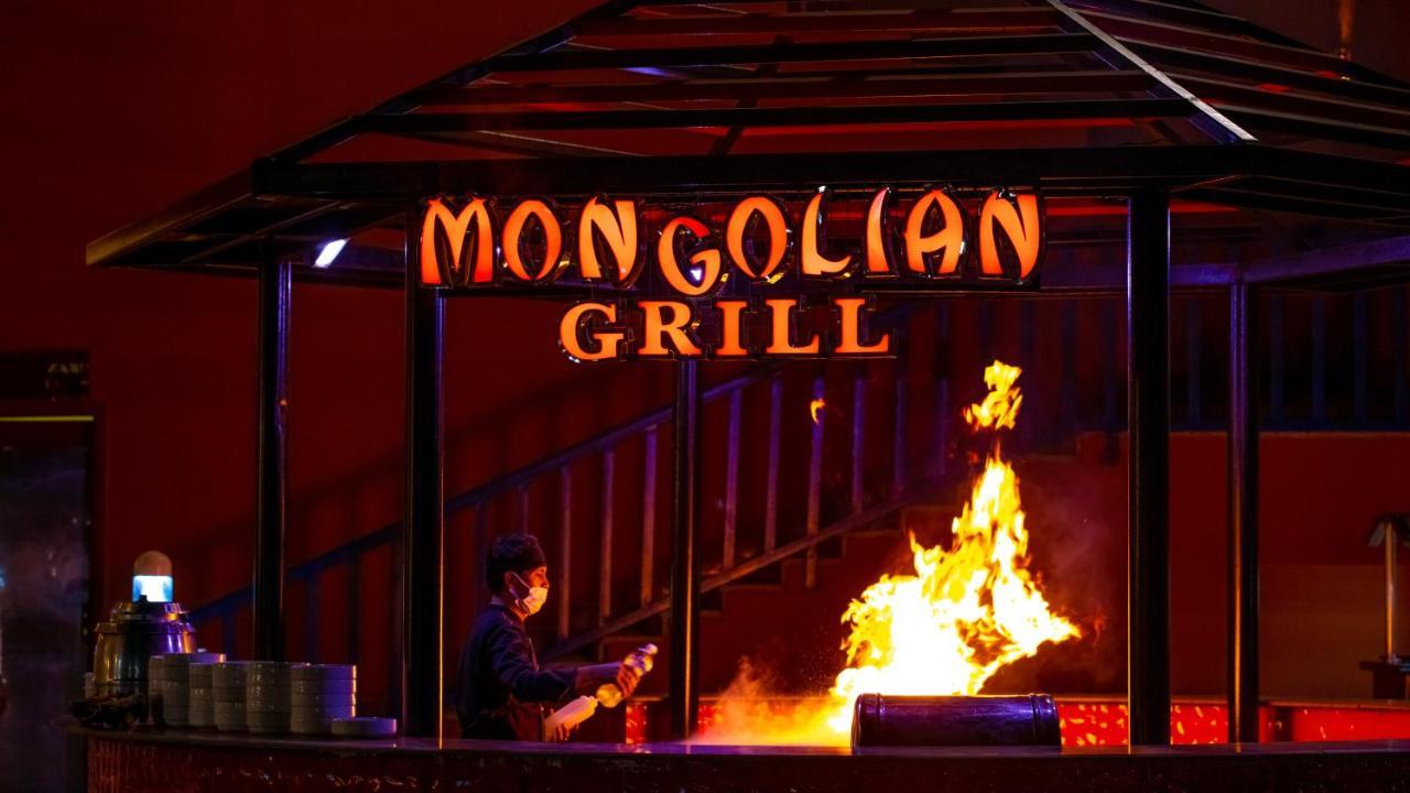 Titanic Beach - Families And Couples Only Hurghada Exterior foto Mongolian Grill