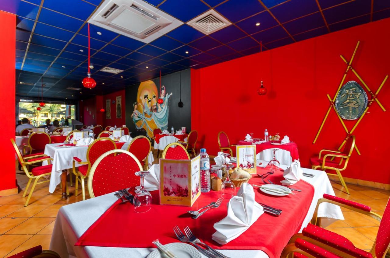 Titanic Beach - Families And Couples Only Hurghada Exterior foto Interior of the restaurant