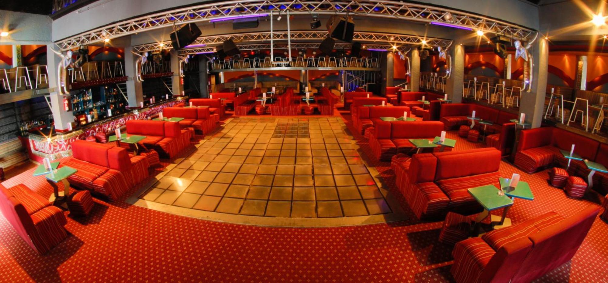 Titanic Beach - Families And Couples Only Hurghada Exterior foto The interior of the nightclub