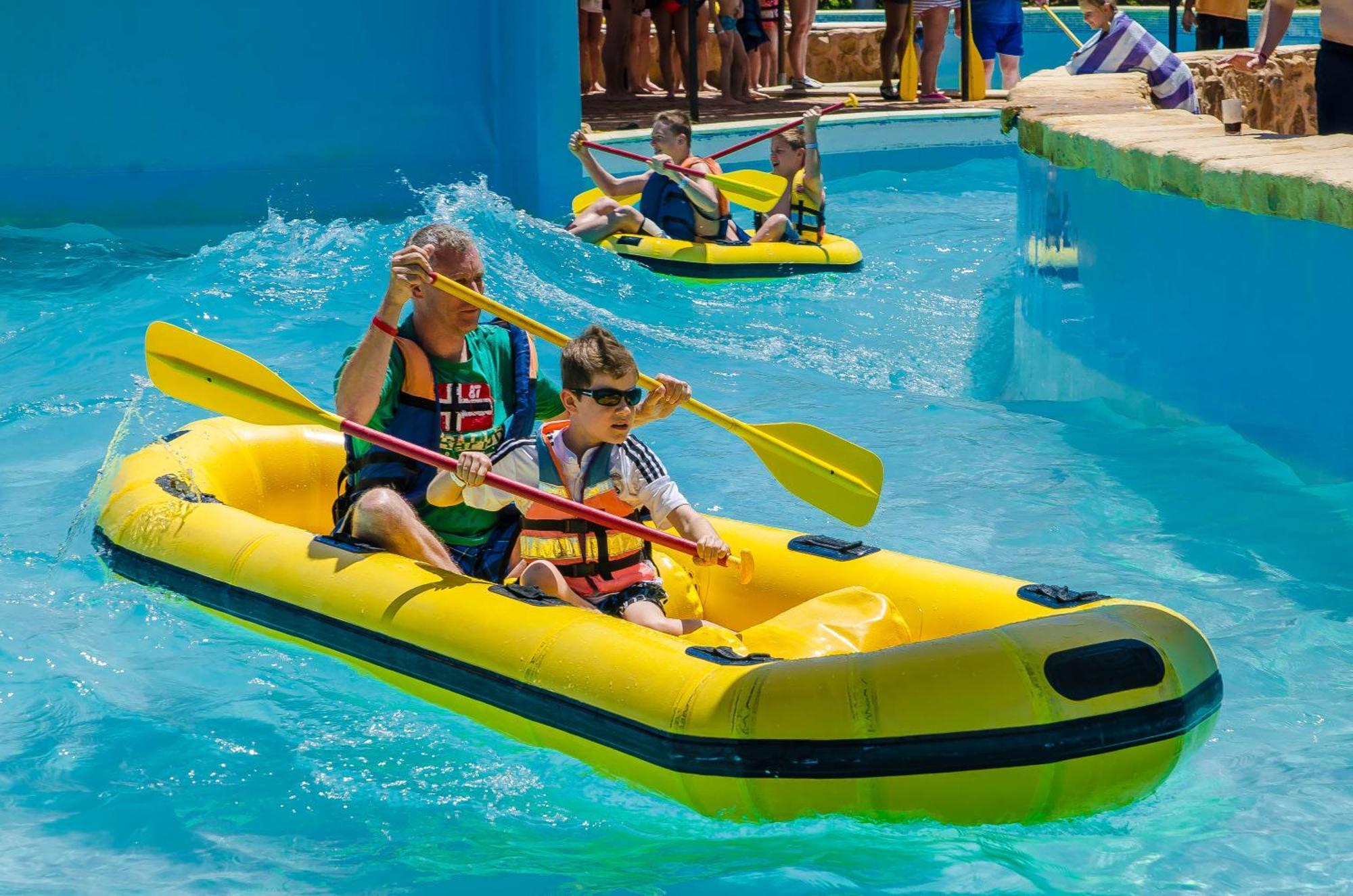 Titanic Beach - Families And Couples Only Hurghada Exterior foto The White Water Rapids
