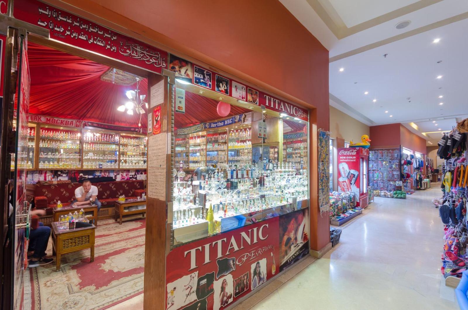 Titanic Beach - Families And Couples Only Hurghada Exterior foto The mall's interior